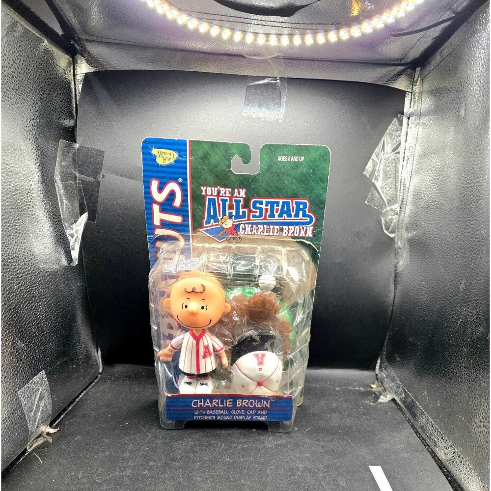 Peanuts Charlie Brown You're An All Star Baseball Action Figure